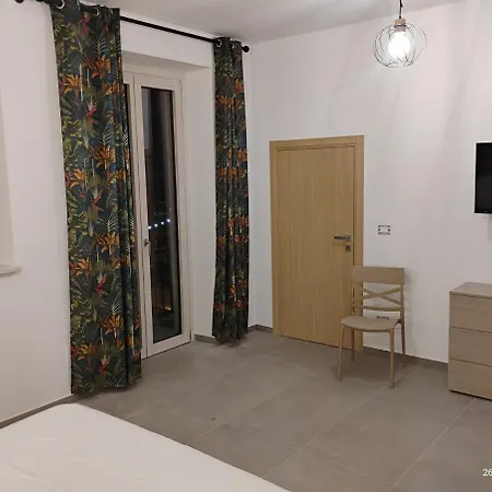Casa Di Chiarina, Primo Piano E Piano Terra Apartamento *