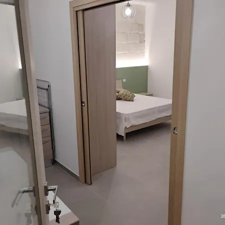 Casa Di Chiarina, Primo Piano E Piano Terra Binetto