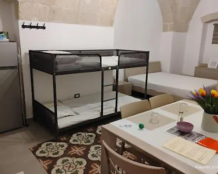 Casa Di Chiarina, Primo Piano E Piano Terra Apartamento Binetto