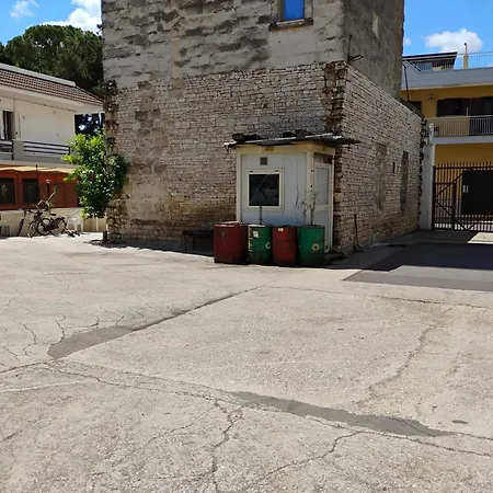Casa Di Chiarina, Primo Piano E Piano Terra Binetto