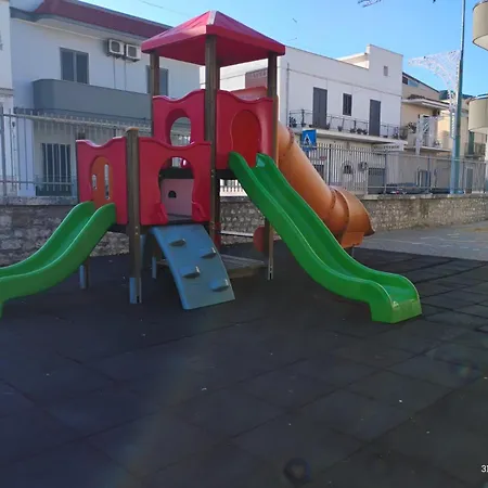 Casa Di Chiarina, Primo Piano E Piano Terra *